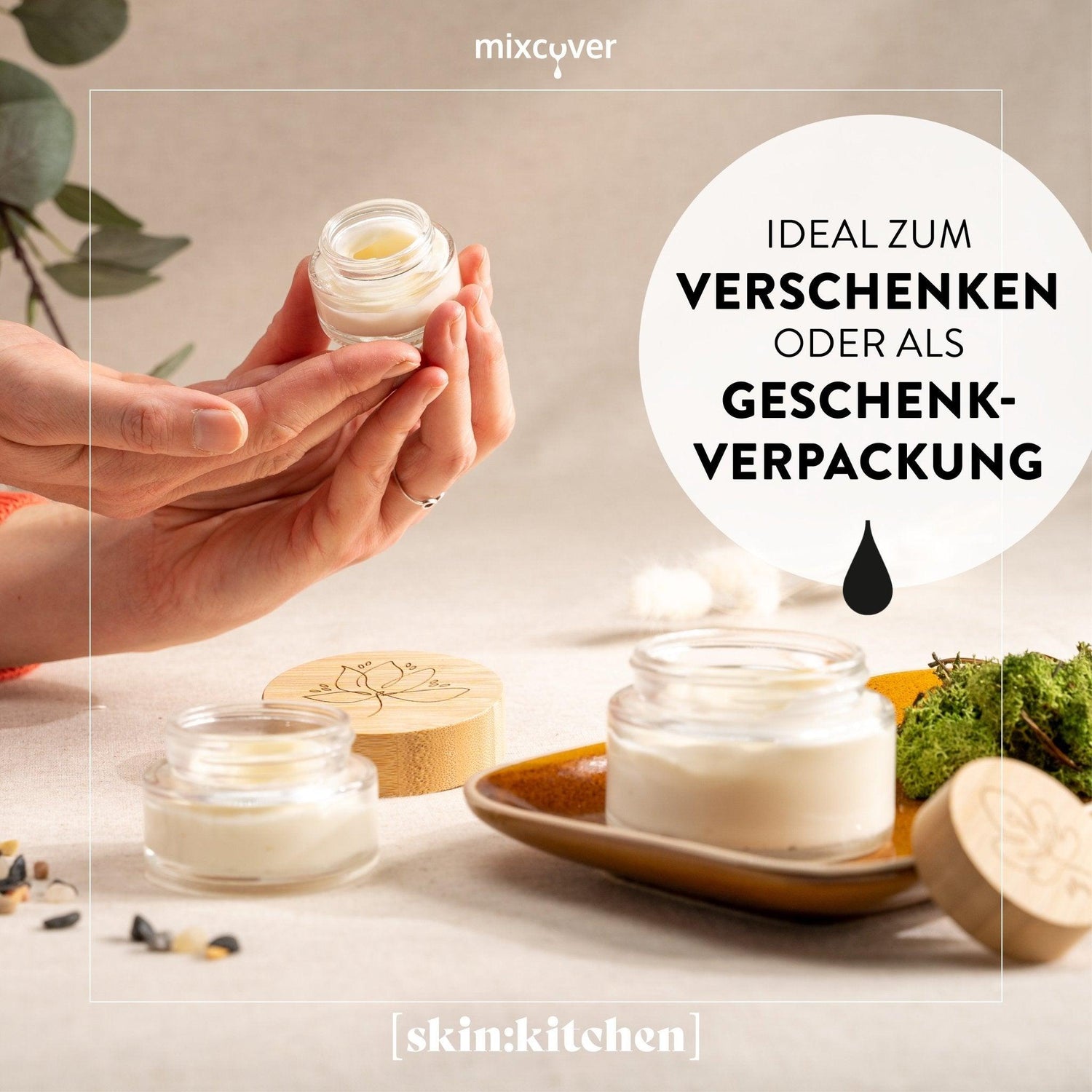 skinkitchen Glastiegel mit Bambusdeckel & Gravur für selbstgemachte Kosmetik 3er Set 20g "Klar" - Mixcover - skin:kitchen