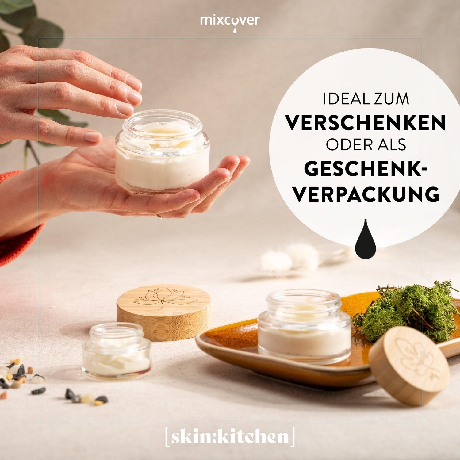 skinkitchen Glastiegel mit Bambusdeckel & Gravur für selbstgemachte Kosmetik 3er Set 100g "Klar" - Mixcover - skin:kitchen